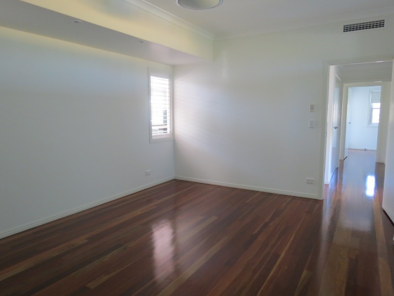 598 Esplanade, Urangan QLD 4655