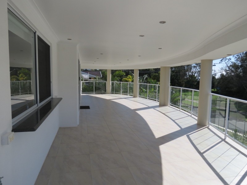 598 Esplanade, Urangan QLD 4655