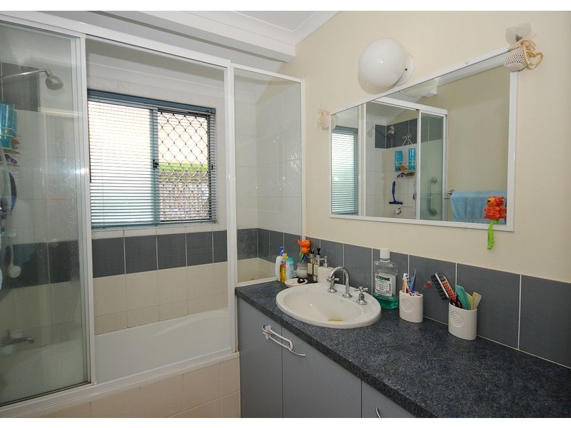 2/11 Doolong Road,, Kawungan QLD 4655
