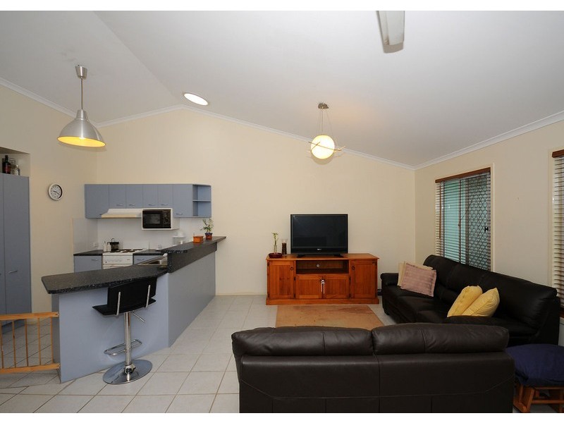 2/11 Doolong Road,, Kawungan QLD 4655