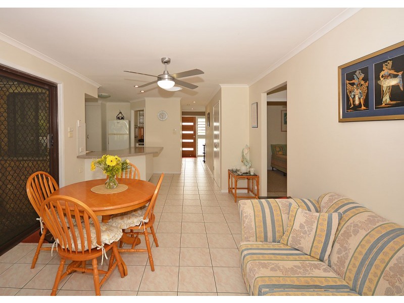 95 Garden Drive, Urangan QLD 4655