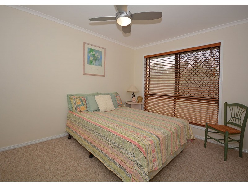 95 Garden Drive, Urangan QLD 4655
