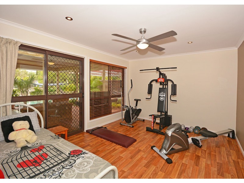 95 Garden Drive, Urangan QLD 4655