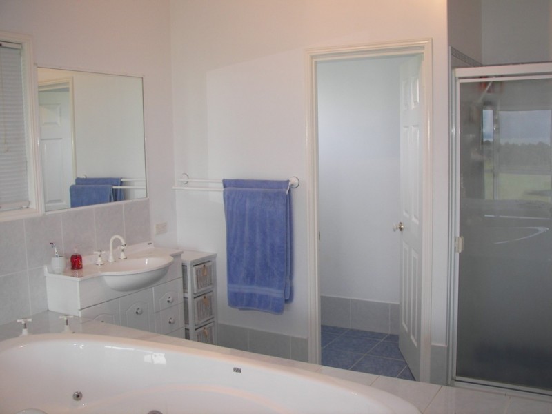 101 Cove Boulevard, River Heads QLD 4655