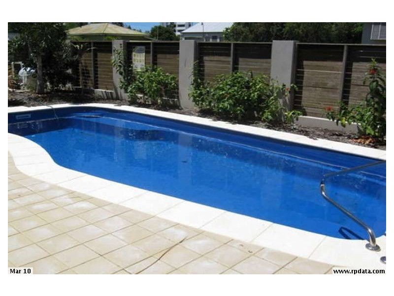 2/31 King Street, Urangan QLD 4655