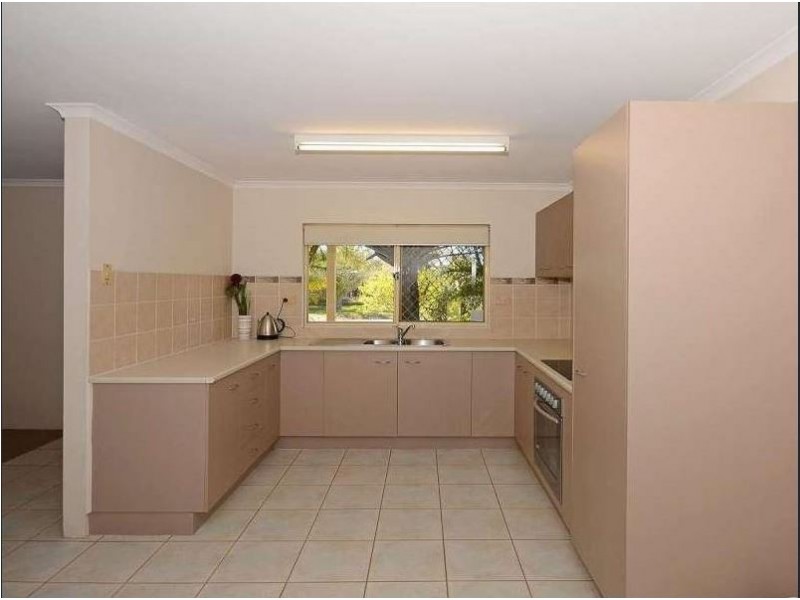 27 Fairway Drive, Urraween QLD 4655