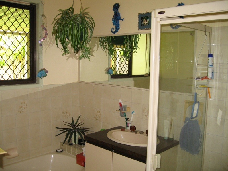 21  Vanda Street, Urangan, Hervey Bay QLD 4655