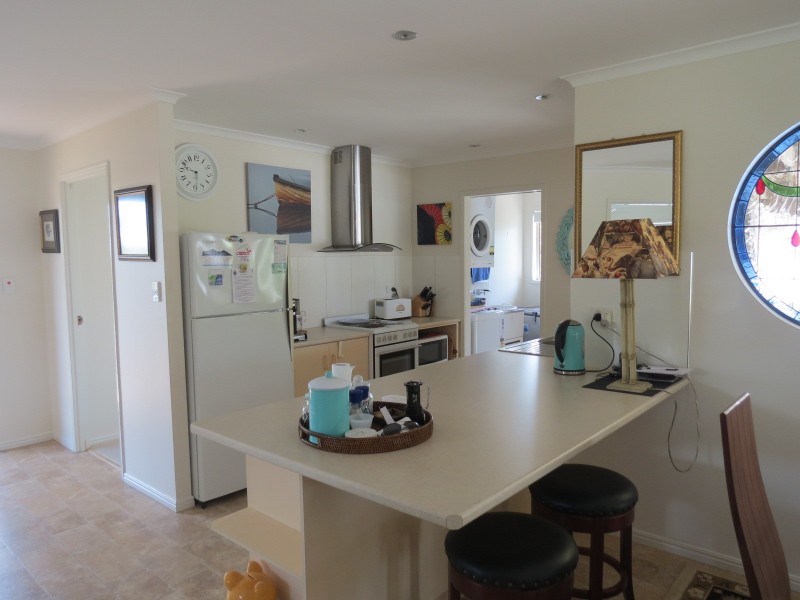 41 Vanda Street, Urangan QLD 4655