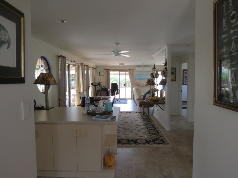 41 Vanda Street, Urangan QLD 4655