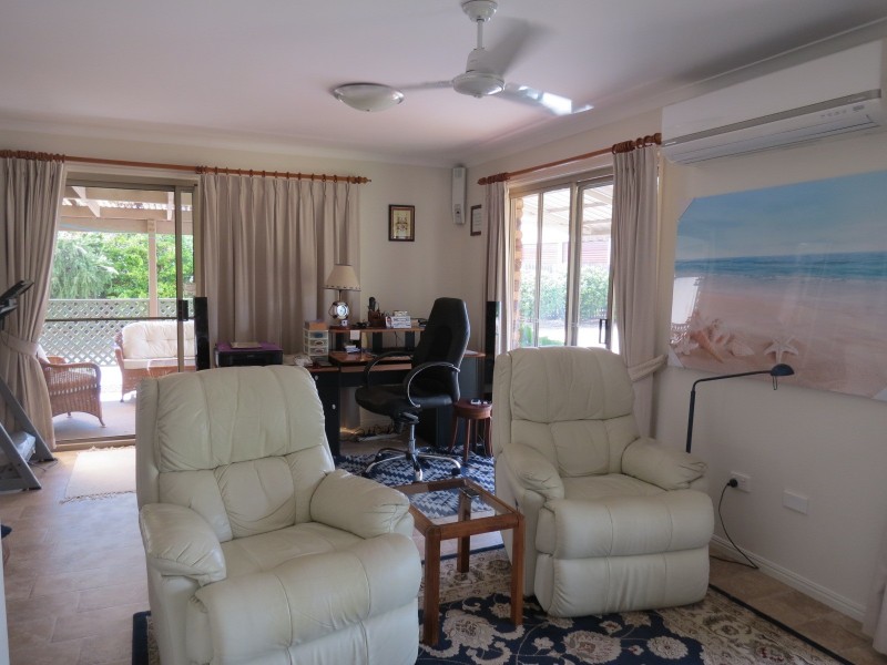 41 Vanda Street, Urangan QLD 4655