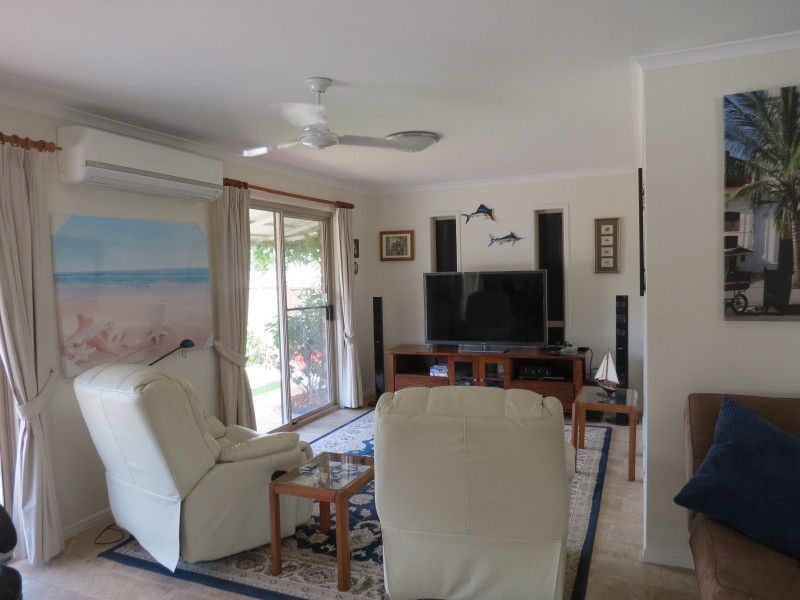 41 Vanda Street, Urangan QLD 4655