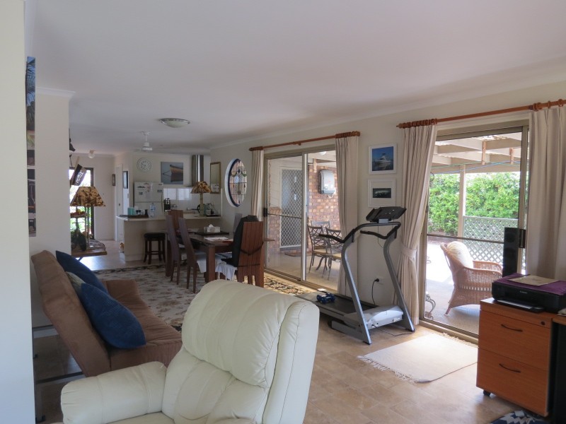 41 Vanda Street, Urangan QLD 4655