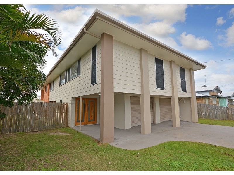 30 Pulgul Street, Urangan QLD 4655