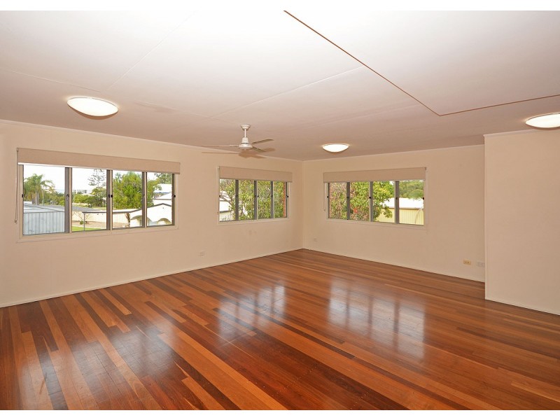 30 Pulgul Street, Urangan QLD 4655