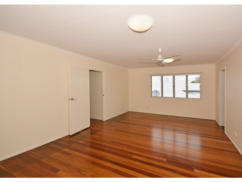 30 Pulgul Street, Urangan QLD 4655