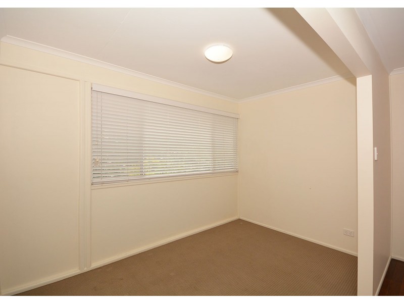 30 Pulgul Street, Urangan QLD 4655