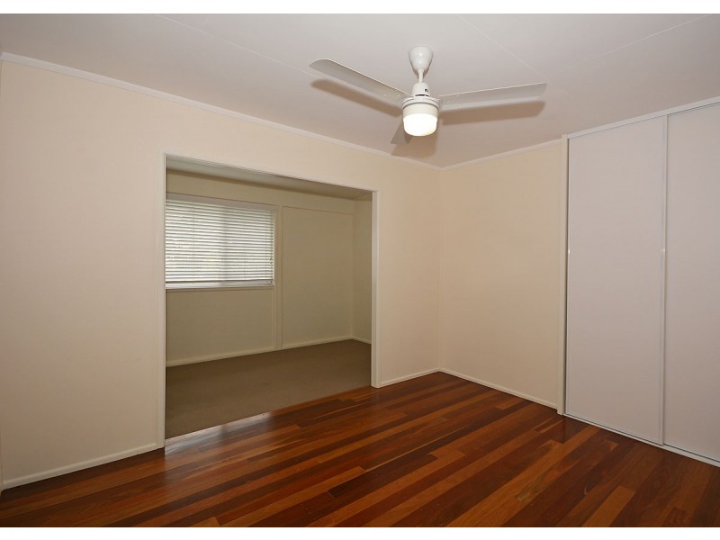 30 Pulgul Street, Urangan QLD 4655