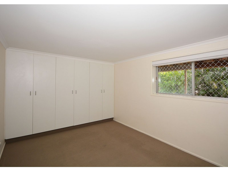 30 Pulgul Street, Urangan QLD 4655