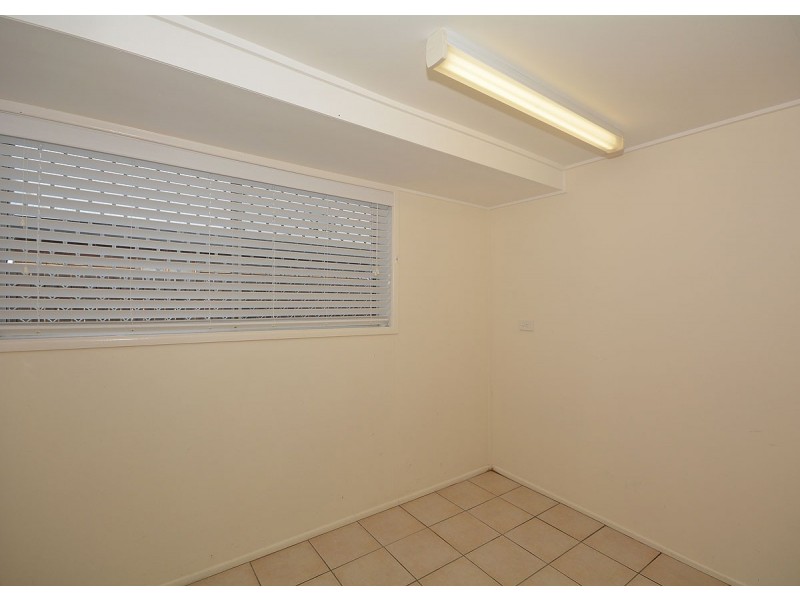 30 Pulgul Street, Urangan QLD 4655