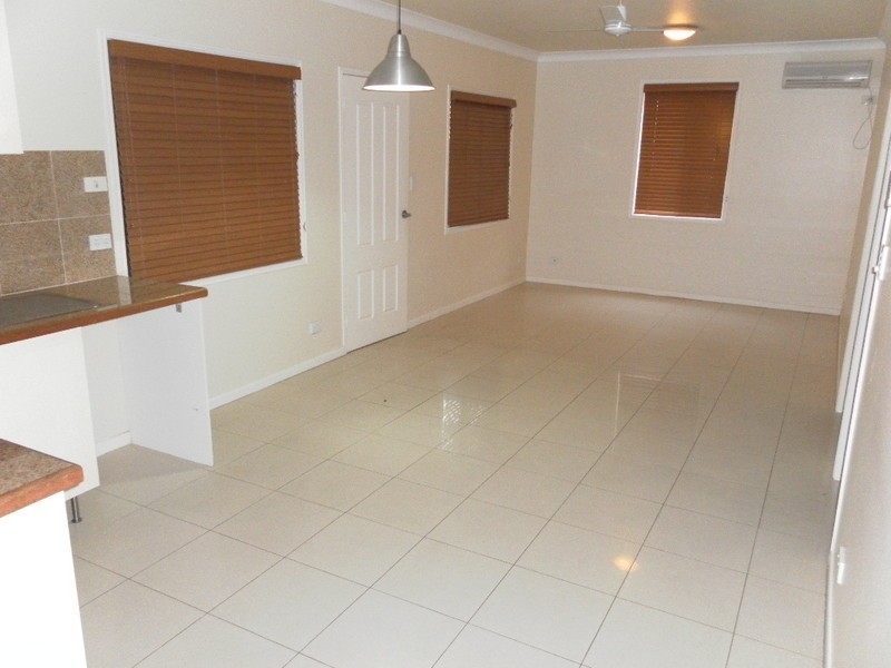 2/376 Esplanade, Scarness, Scarness QLD 4655
