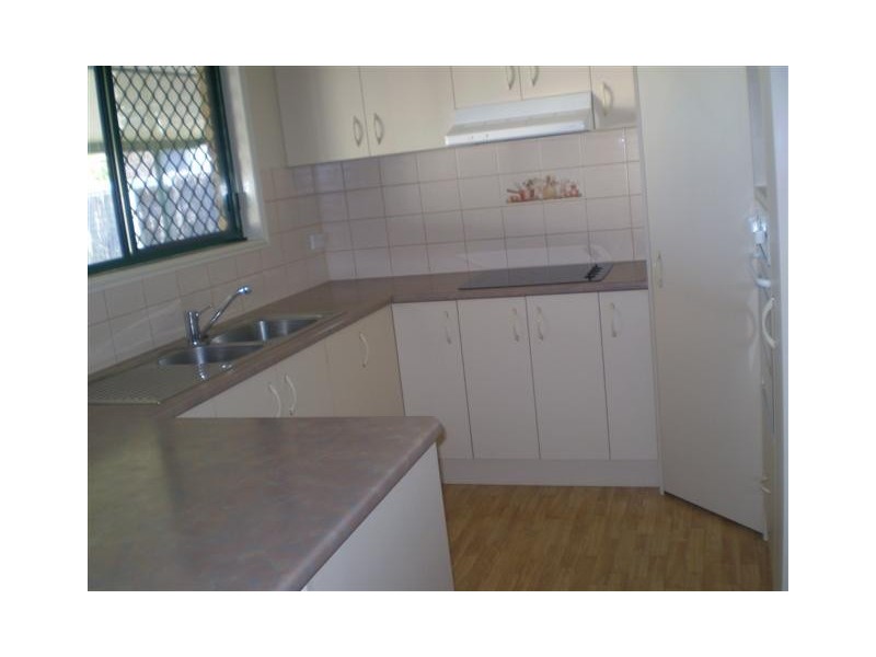 6 King Arthur Court, Urangan QLD 4655