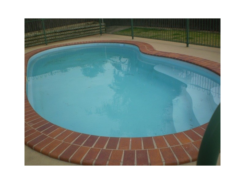 6 King Arthur Court, Urangan QLD 4655