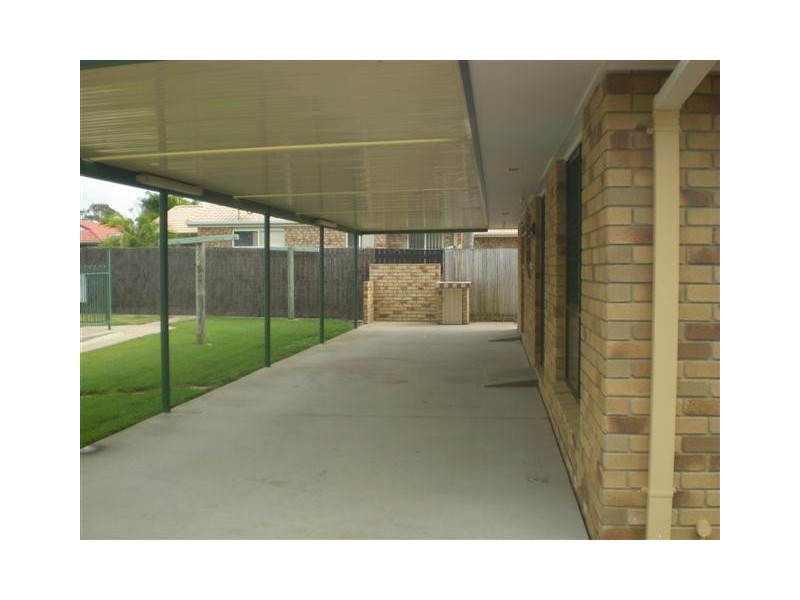 6 King Arthur Court, Urangan QLD 4655
