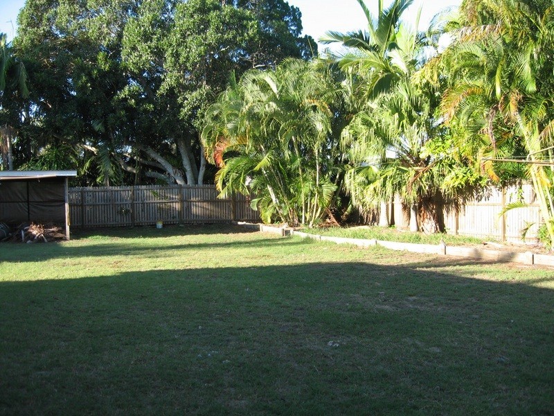 14 Coral Street, Urangan QLD 4655