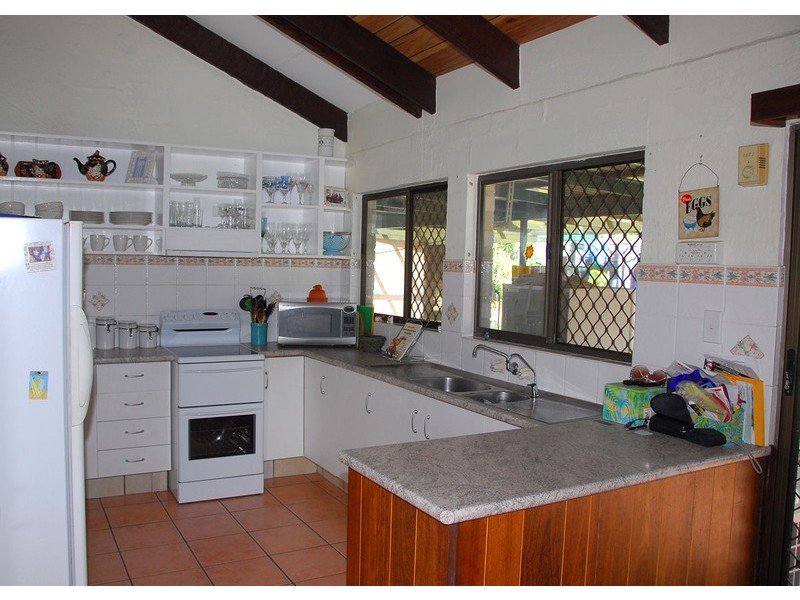 5 Lincolnfield Street, Torquay QLD 4655