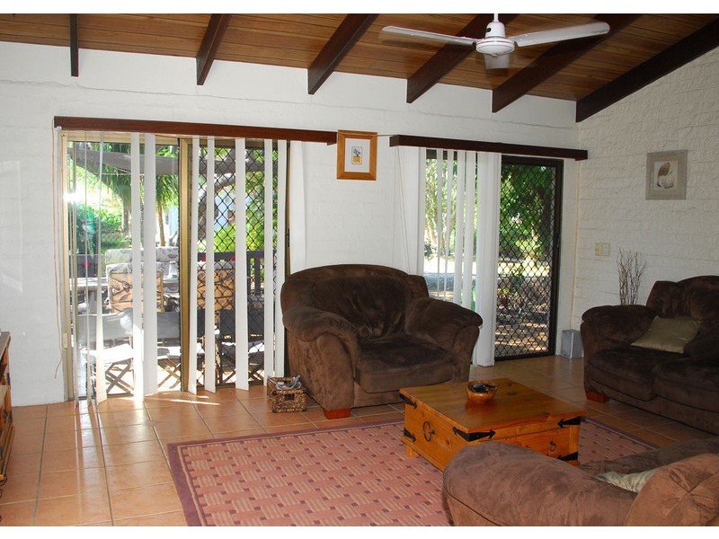 5 Lincolnfield Street, Torquay QLD 4655