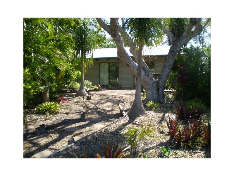 5 Lincolnfield Street, Torquay QLD 4655