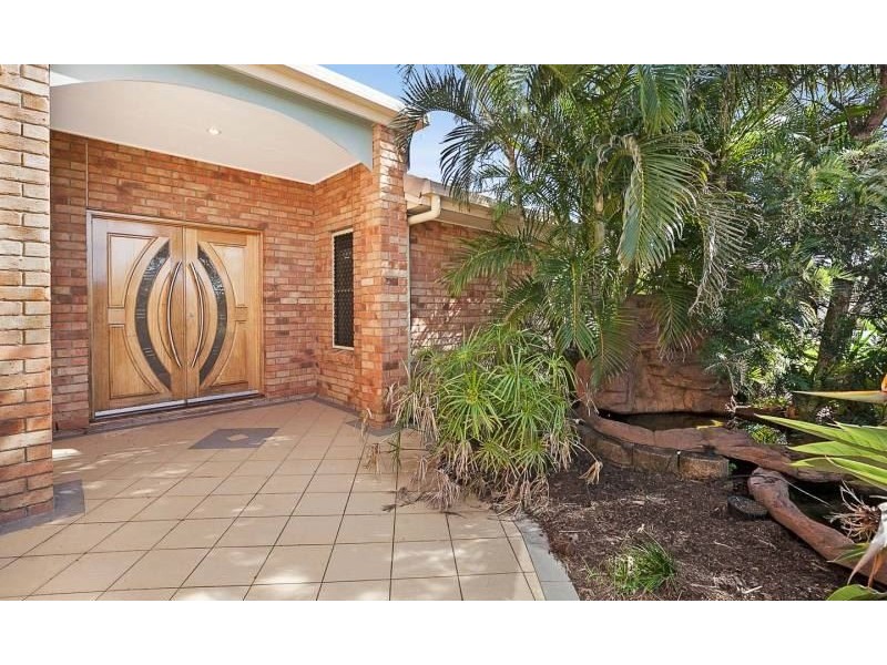 6 Whistler Court, Eli Waters QLD 4655