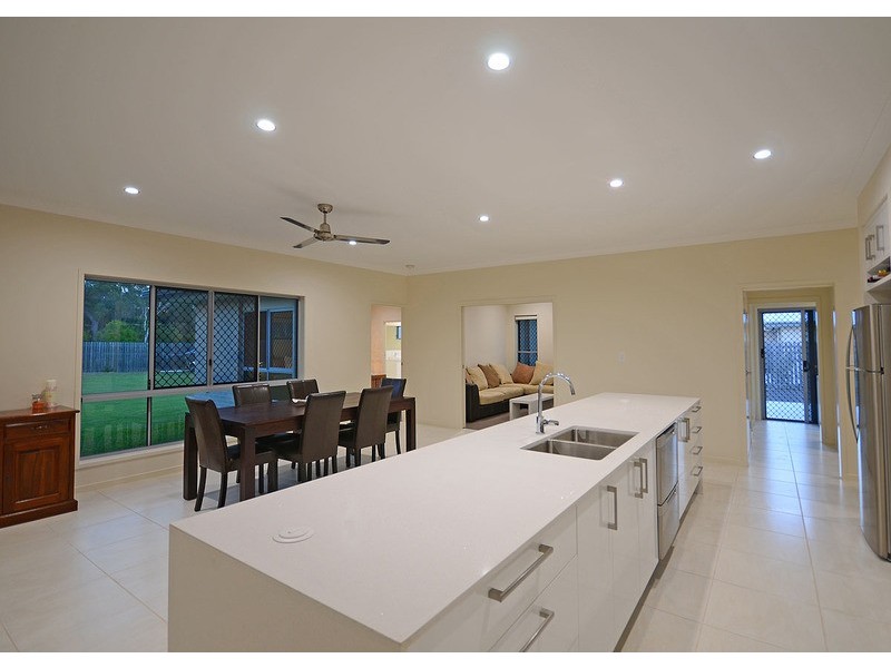 31 Ronaldo Way, Wondunna QLD 4655