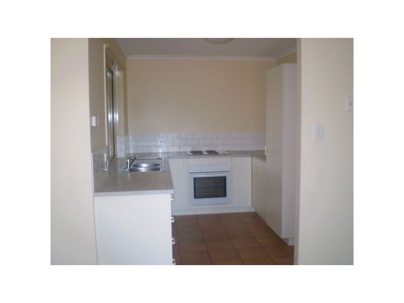 37  Cassandra Cres, Urangan QLD 4655