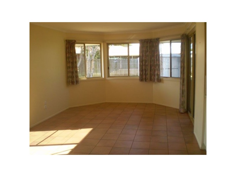 37  Cassandra Cres, Urangan QLD 4655