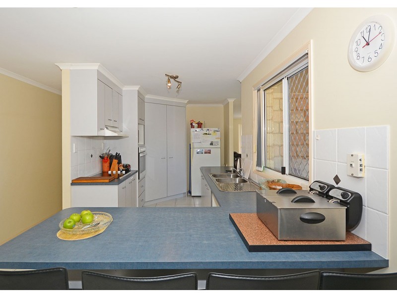 6 Jasper Court, Urangan QLD 4655