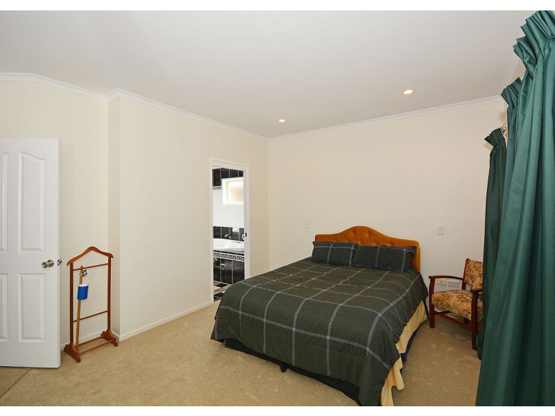 51 Limpus Street, Urangan QLD 4655