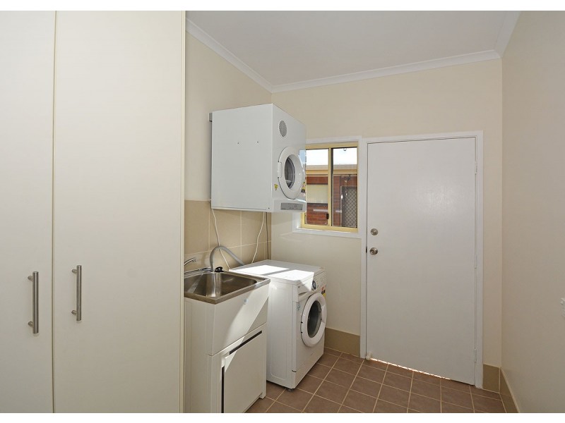 51 Limpus Street, Urangan QLD 4655