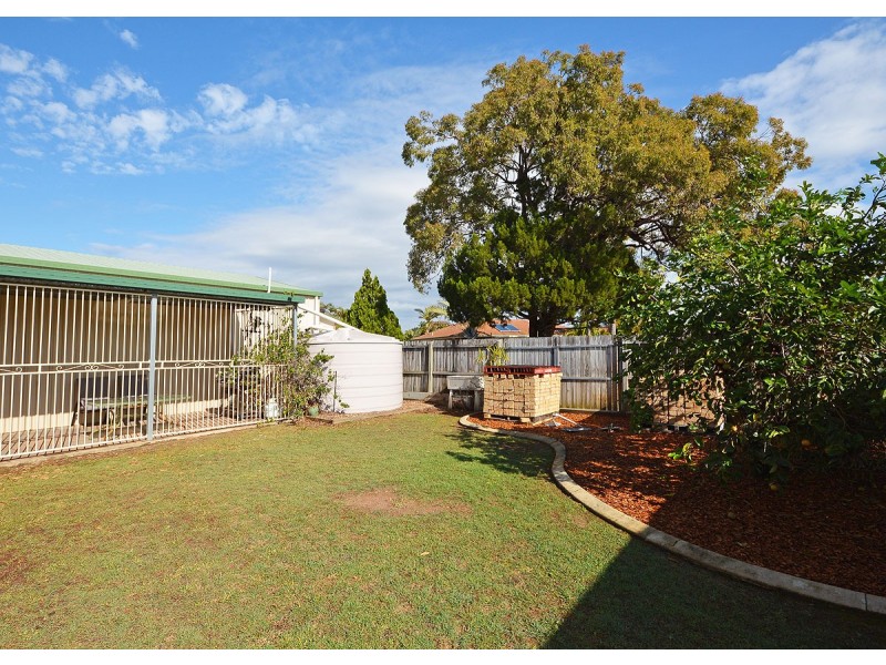 51 Limpus Street, Urangan QLD 4655