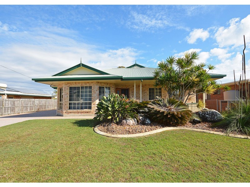 51 Limpus Street, Urangan QLD 4655