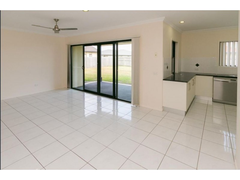 24 Bounty Circuit, Eli Waters QLD 4655