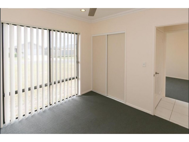 24 Bounty Circuit, Eli Waters QLD 4655