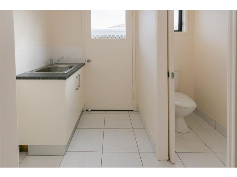 24 Bounty Circuit, Eli Waters QLD 4655