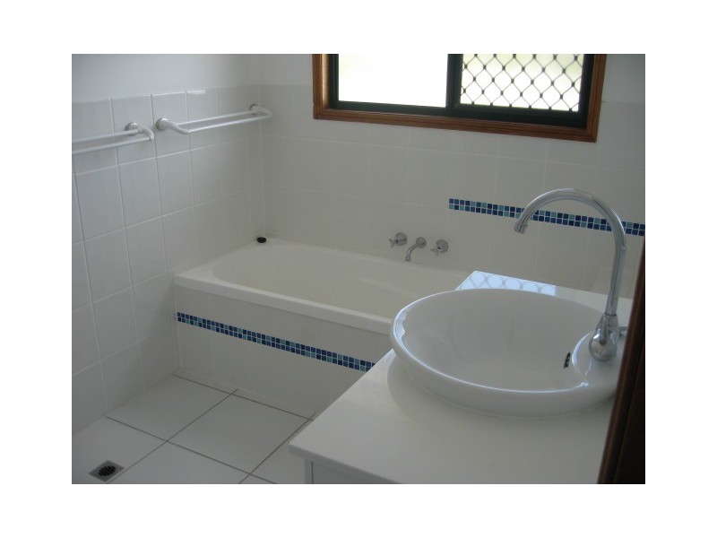 63 Hillcrest Avenue, Scarness, Hervey Bay QLD 4655