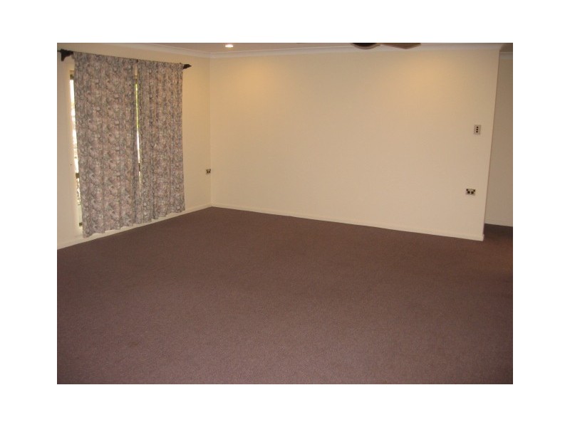 92 Colyton St, Torquay QLD 4655