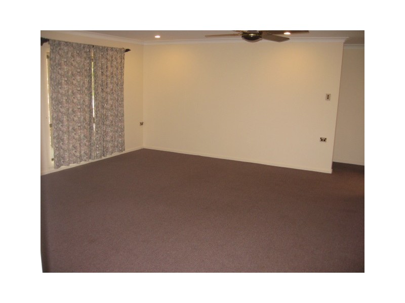 92 Colyton St, Torquay QLD 4655