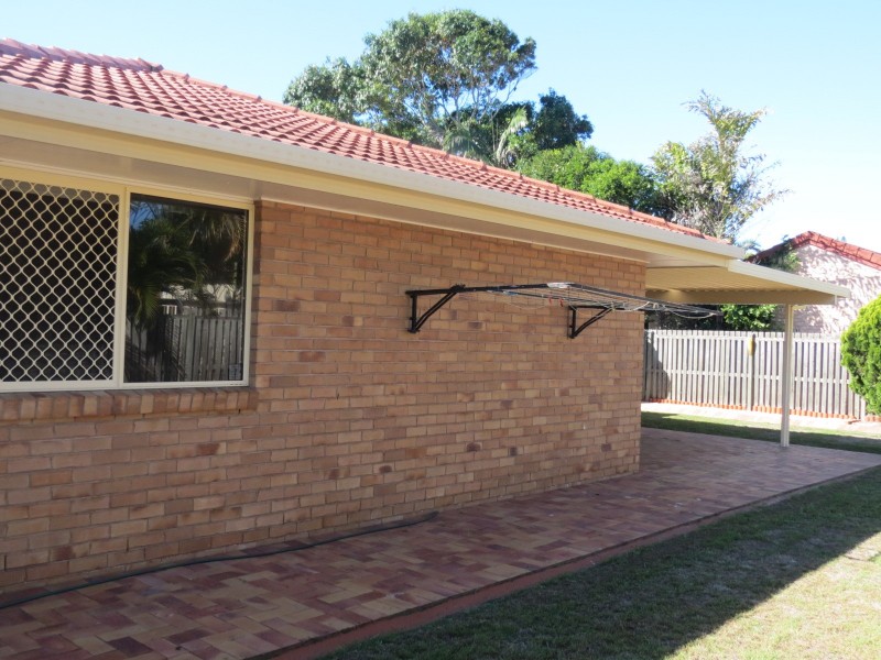 4 Faye Avenue, Scarness QLD 4655
