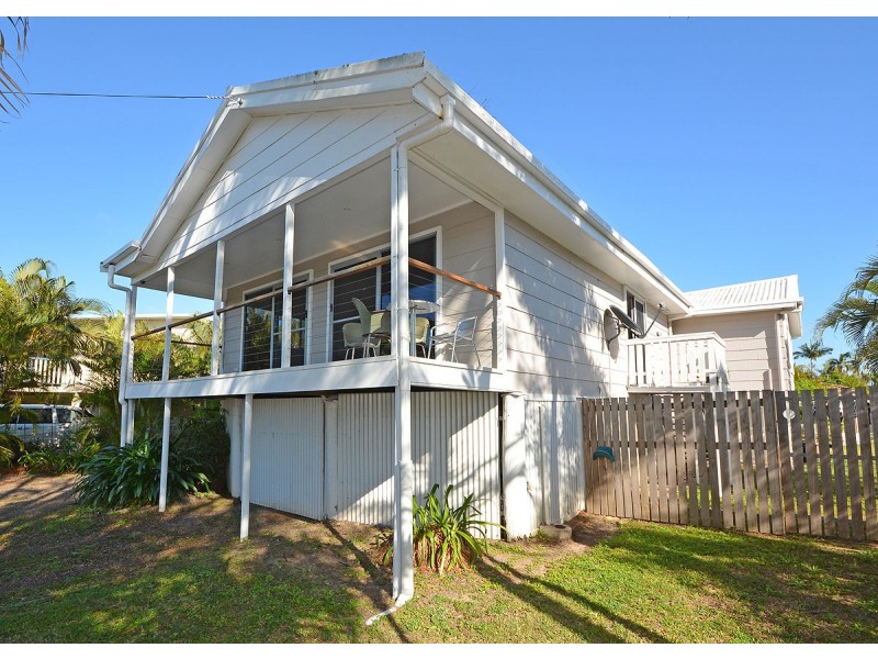 127 Pulgul Street, Urangan QLD 4655
