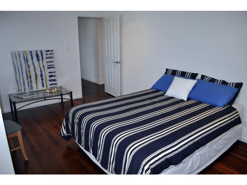 127 Pulgul Street, Urangan QLD 4655