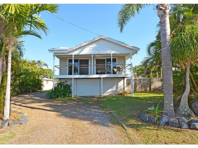 127 Pulgul Street, Urangan QLD 4655